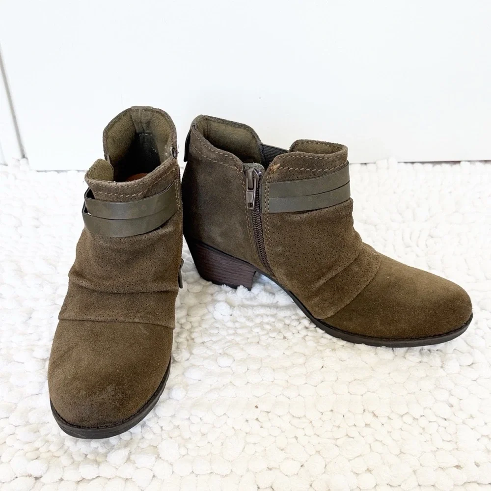 NWOT EARTH ORIGINS Odel bootie size 7 olive green suede round toe block heel